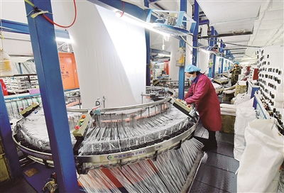 瞄準市場研發(fā)環(huán)保包裝袋，環(huán)保設(shè)備創(chuàng)新驅(qū)動產(chǎn)業(yè)升級